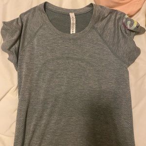 Lulu lemon peloton shirt